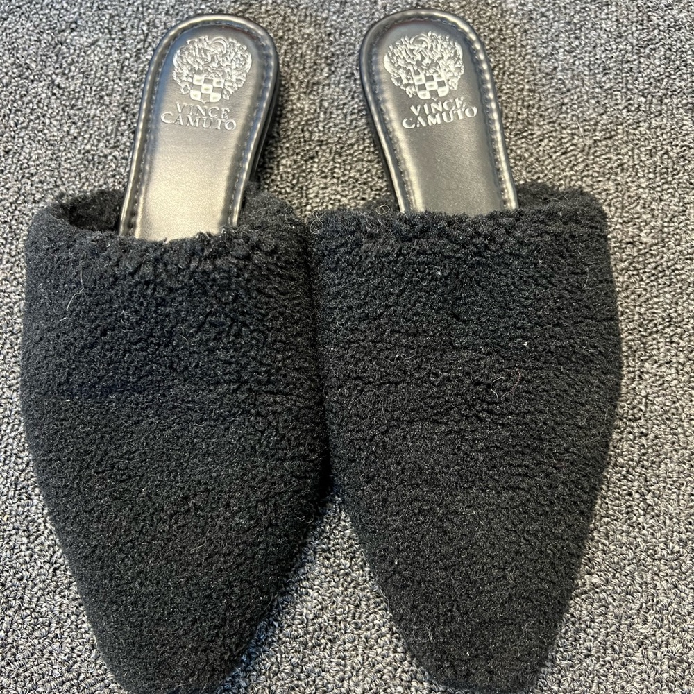 Vince Camuto vameera faux shearling flats slides size 10